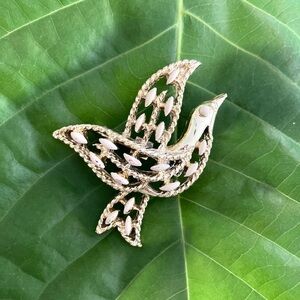 Vintage Gerry’s Dove Brooch/Pendant